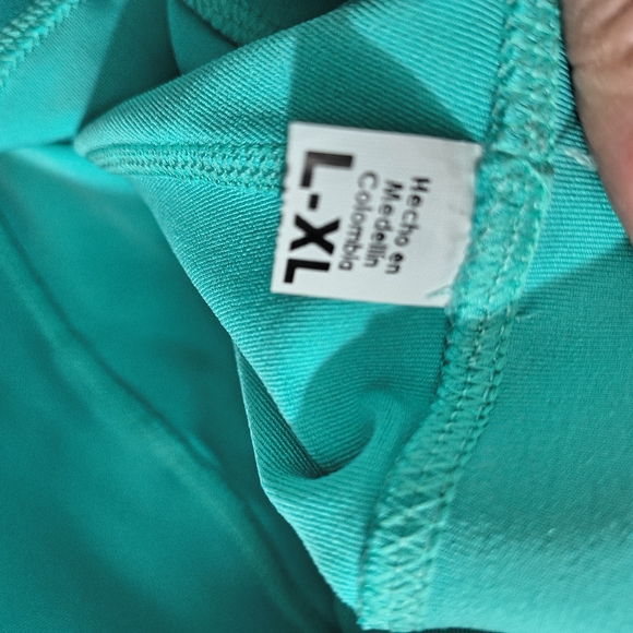 Alo Yoga Set in Mint and Lavender - Picture 3 of 3